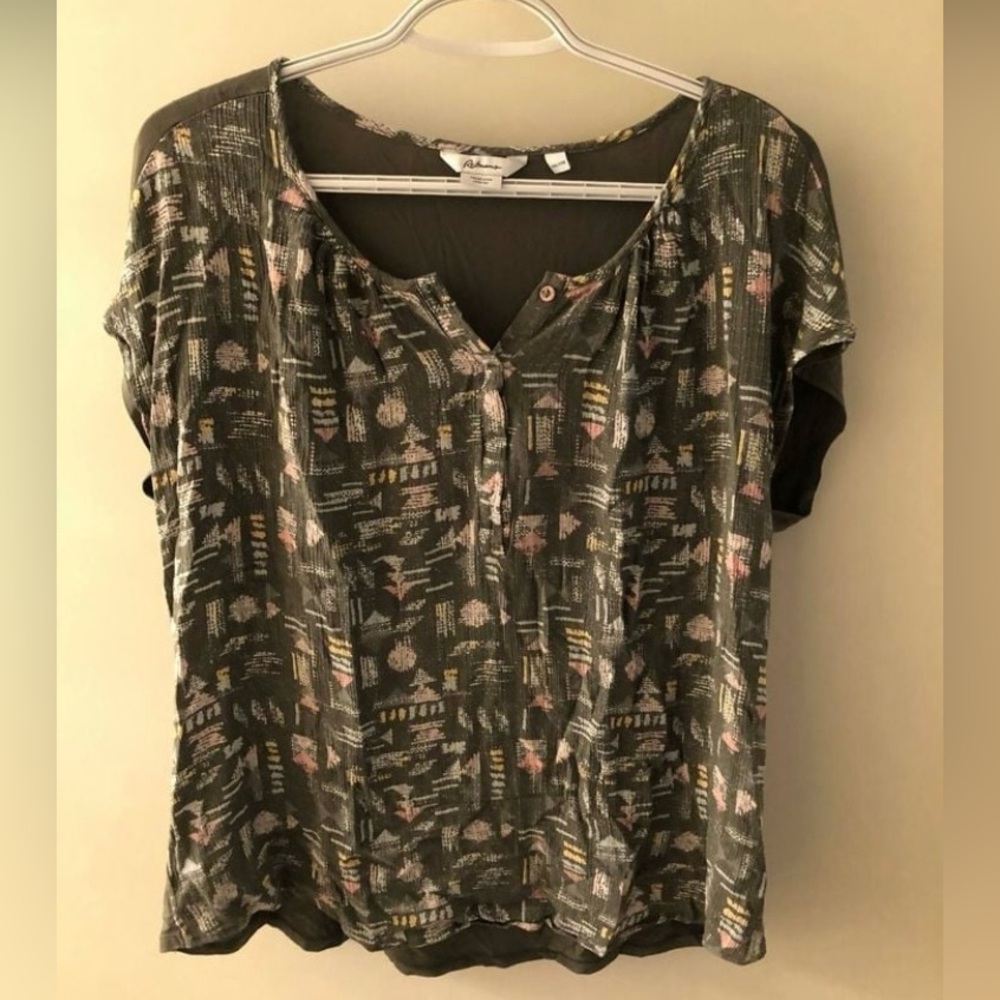 Women's Top (Reitmans) -
Size XXL